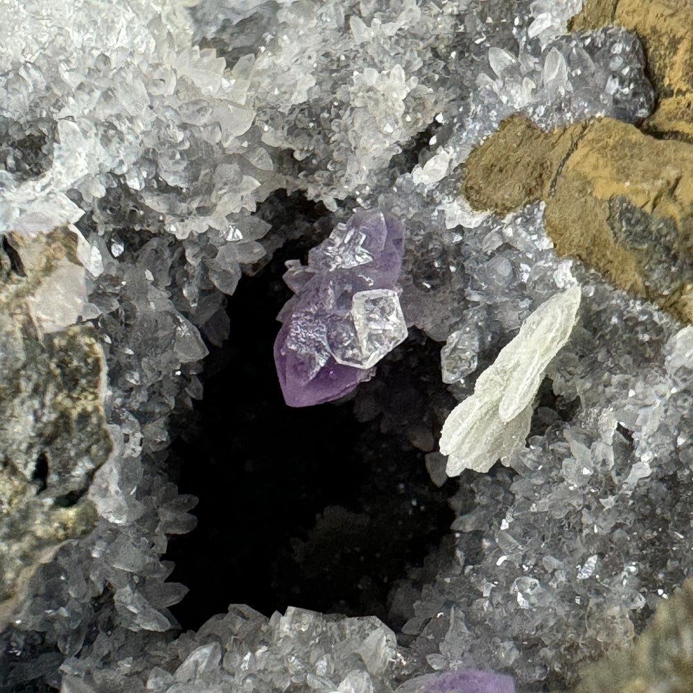 Amethyst with Baryte