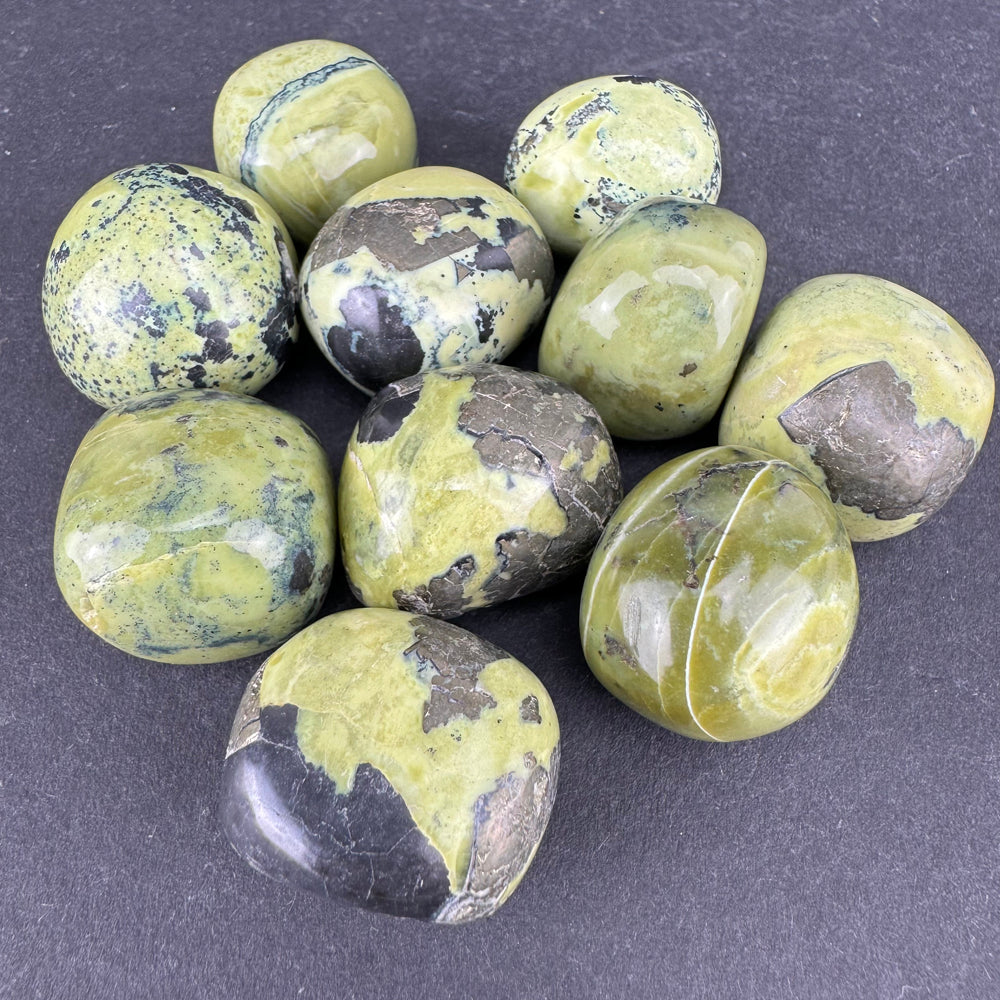 Serpentine tumbled stone