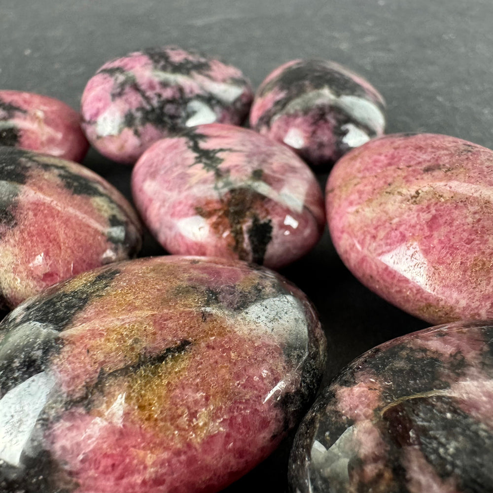 Rhodonite (Madagascar) tumbled stone