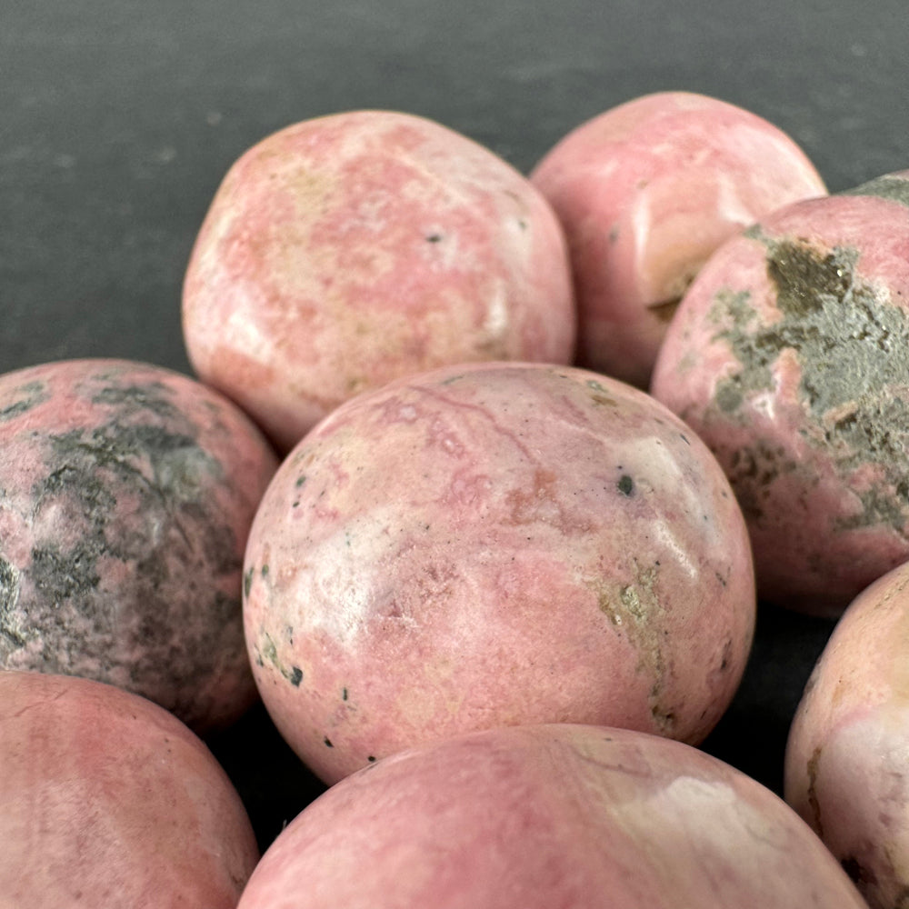 Rhodonite (Peru) tumbled stone
