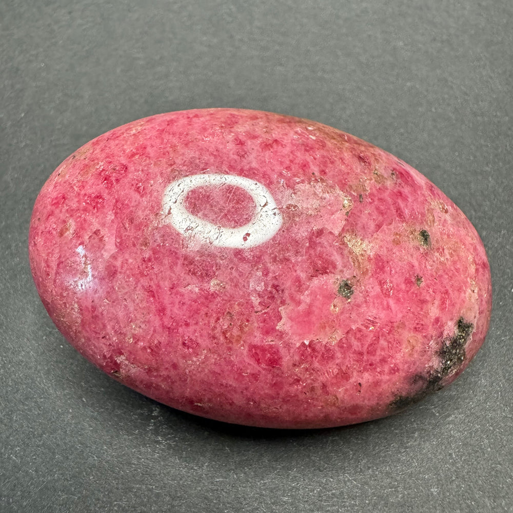 Rhodonite palm stone