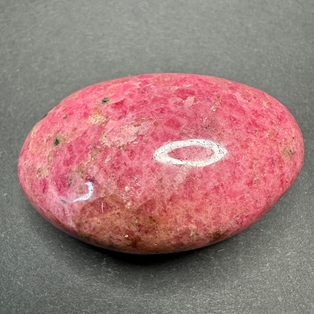 Rhodonite palm stone