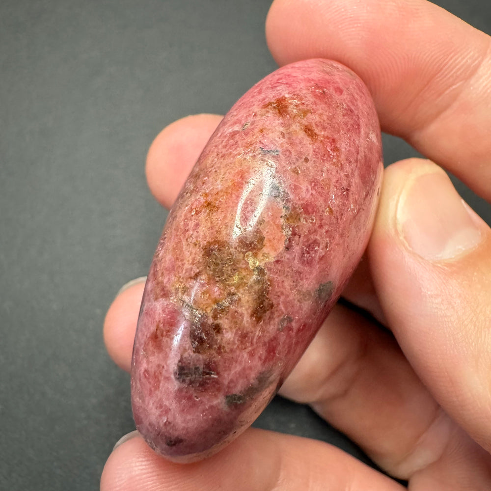 Rhodonite palm stone