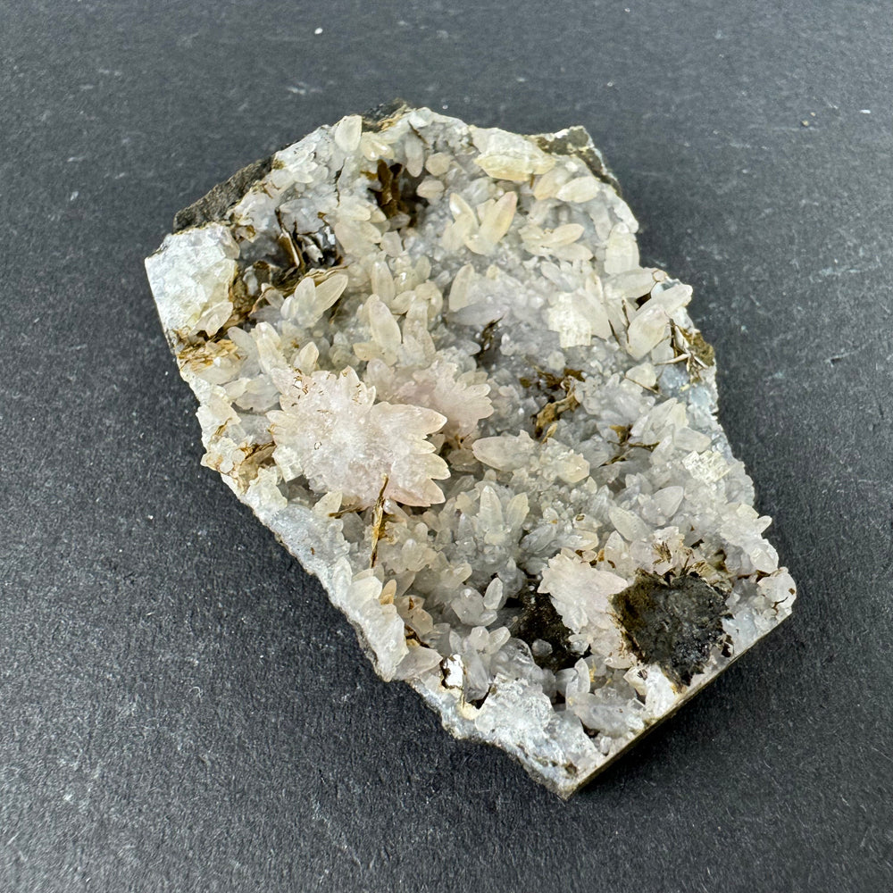 Chalcedony with Calcite and Baryte