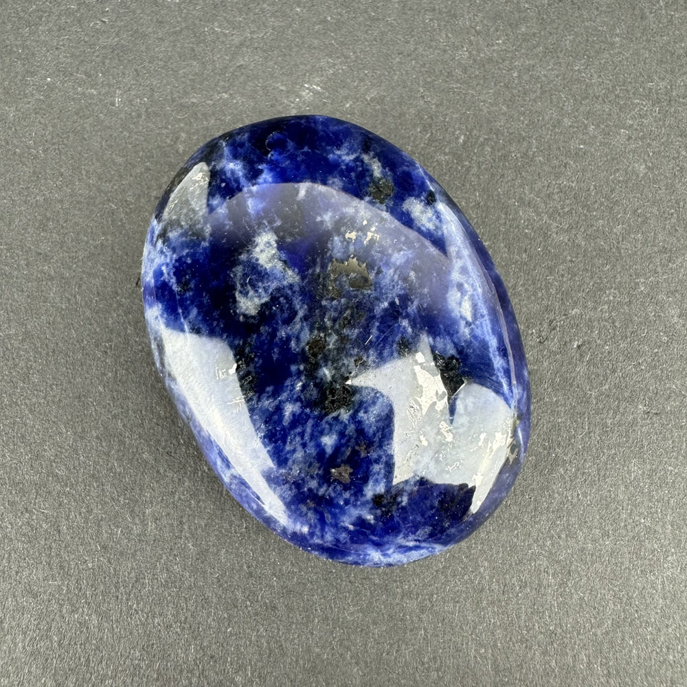 Sodalite palm stone