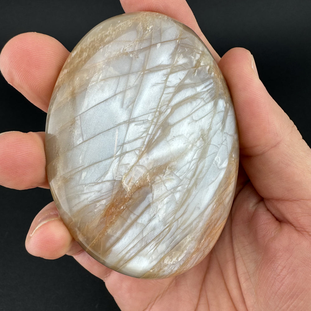 Moonstone palm stone