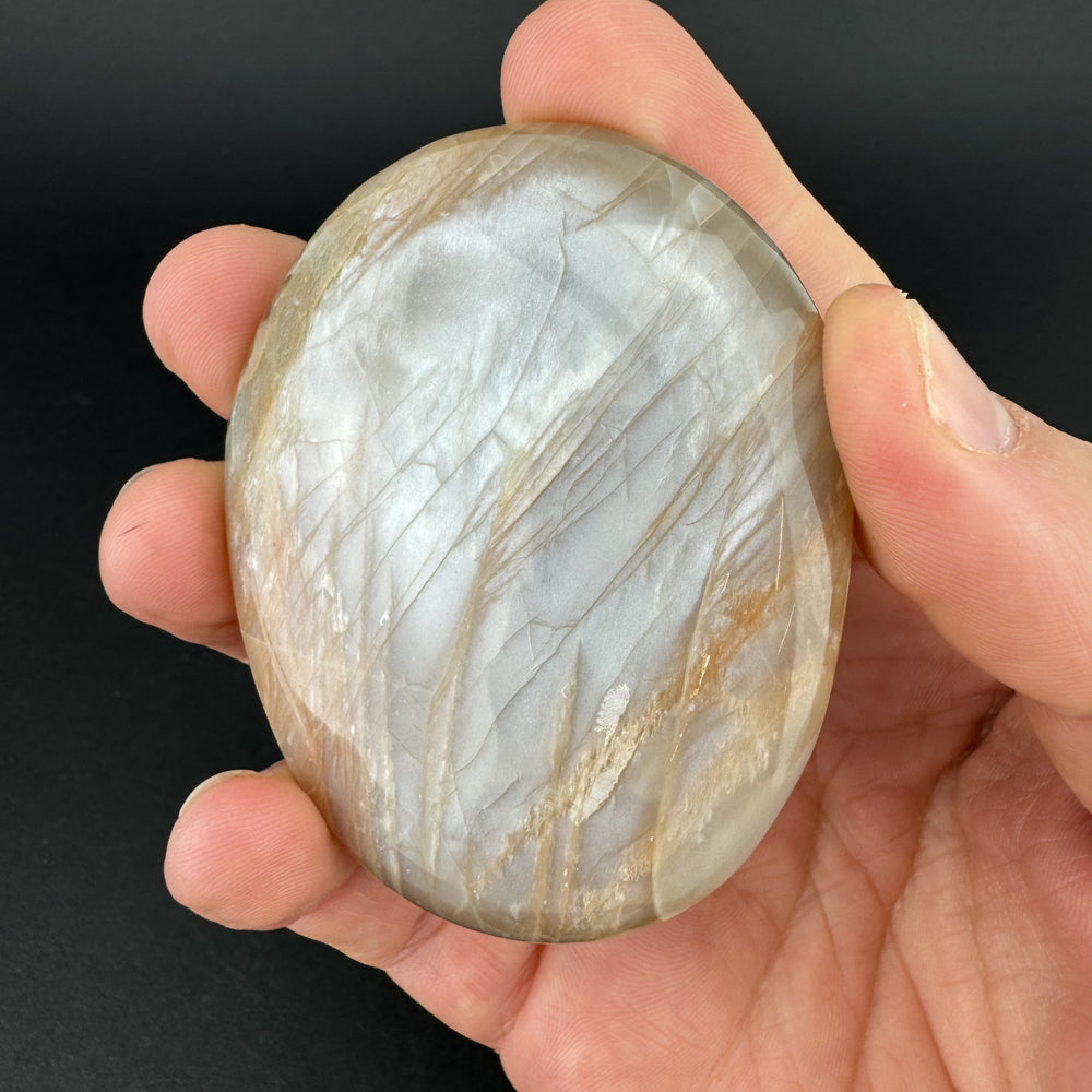 Moonstone palm stone