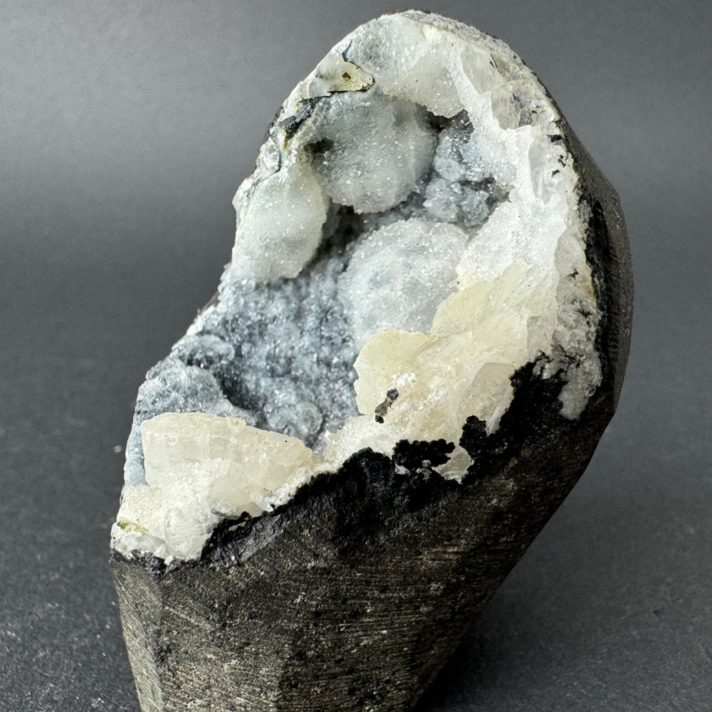 Chalcedony with Stilbite and Apophyllite