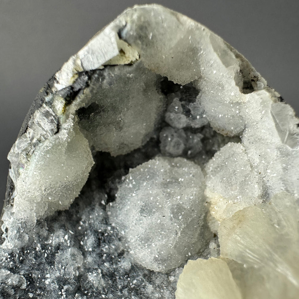 Chalcedony with Stilbite and Apophyllite