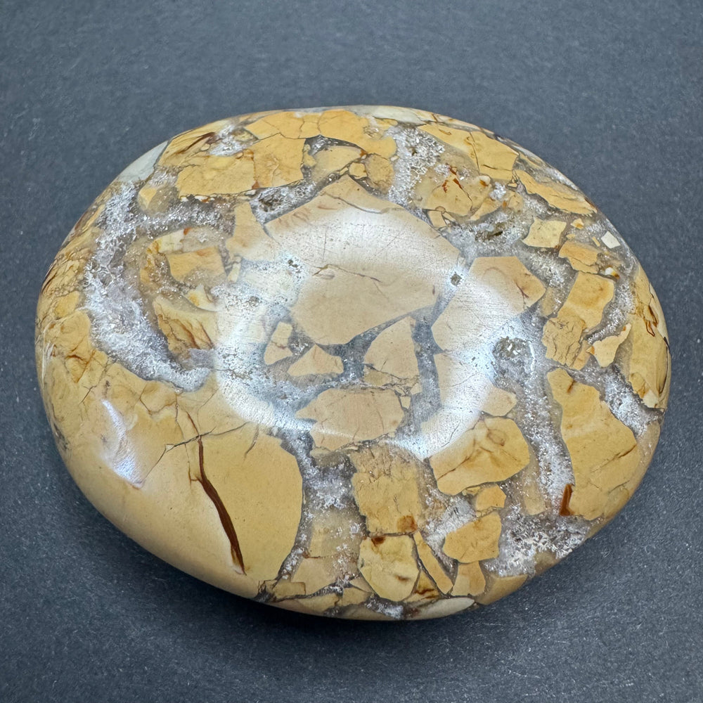 Breccie Jasper palm stone