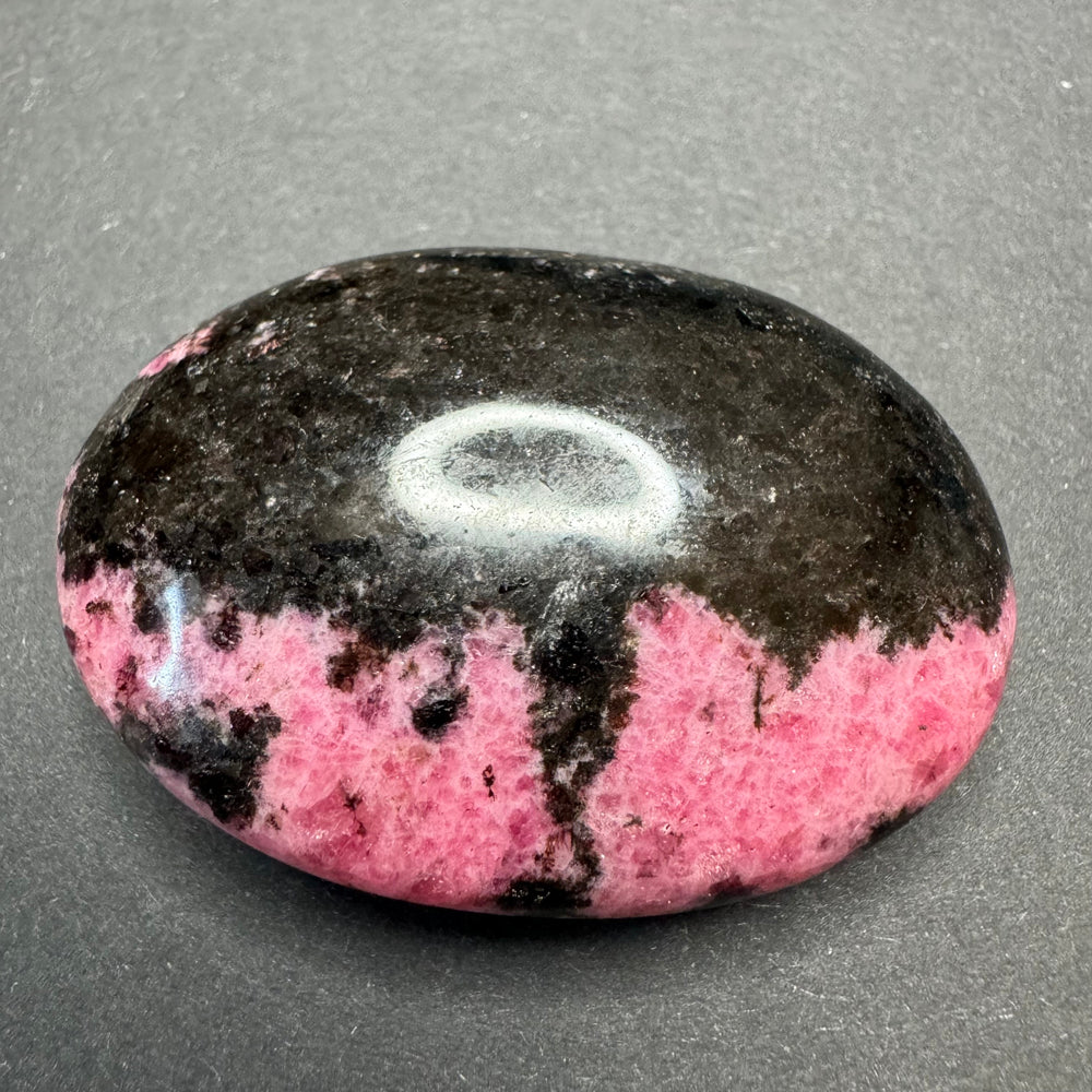 Rhodonite palm stone