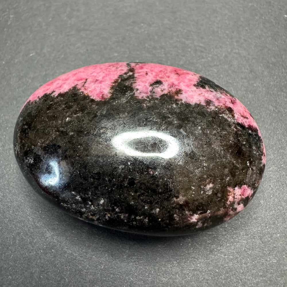 Rhodonite palm stone