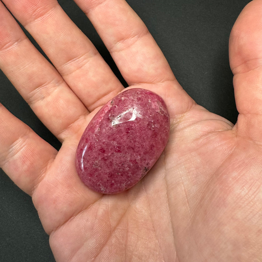 Rhodonite palm stone